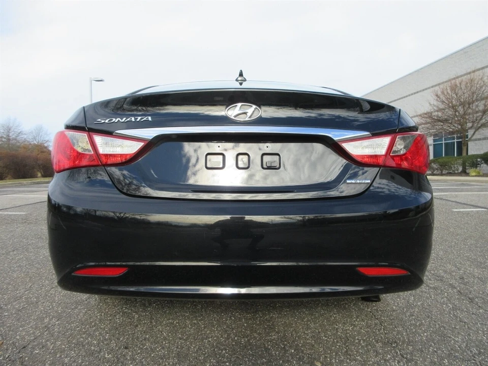 2011 Hyundai Sonata - Image 12 of 21