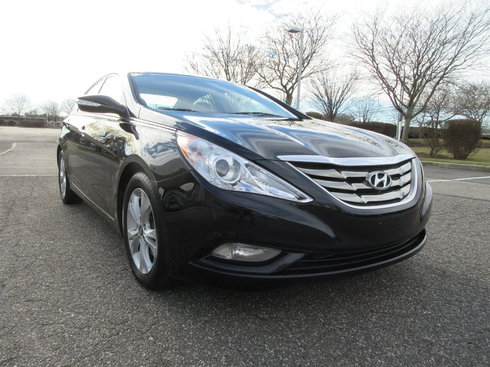2011 Hyundai Sonata - Image 2 of 21