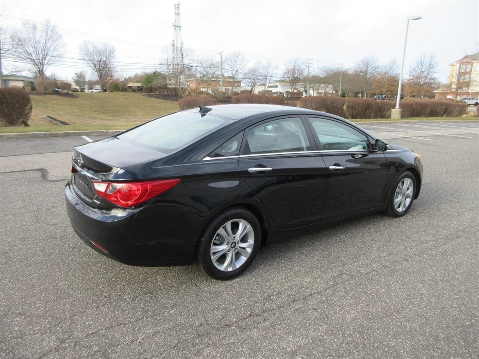 2011 Hyundai Sonata - Image 8 of 21