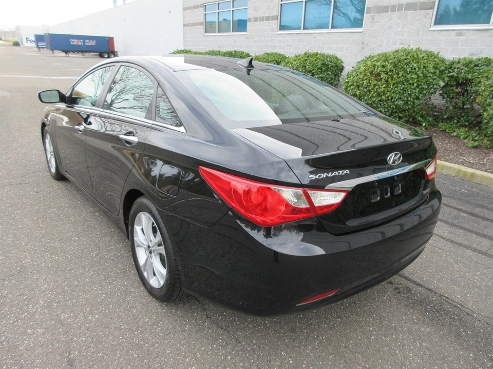2011 Hyundai Sonata - Image 19 of 21