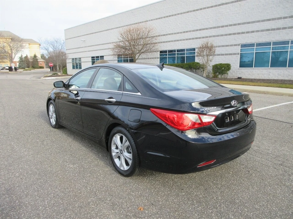 2011 Hyundai Sonata - Image 7 of 21