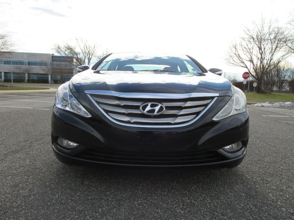 2011 Hyundai Sonata - Image 11 of 21