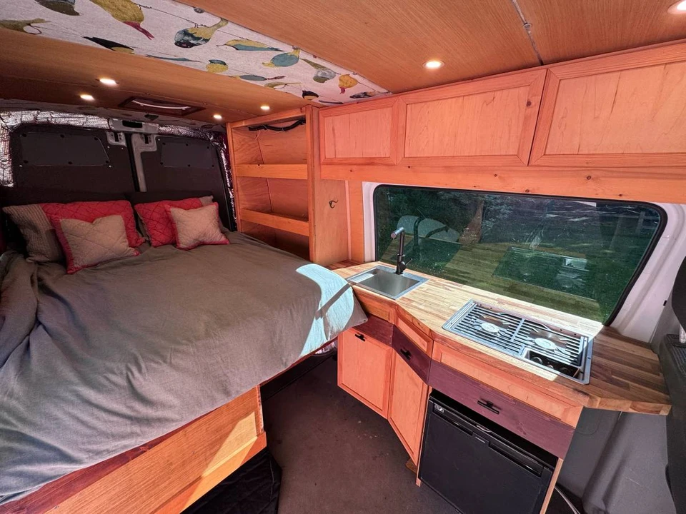 2011 Mercedes-Benz NCV3 Sprinter - Image 2 of 9