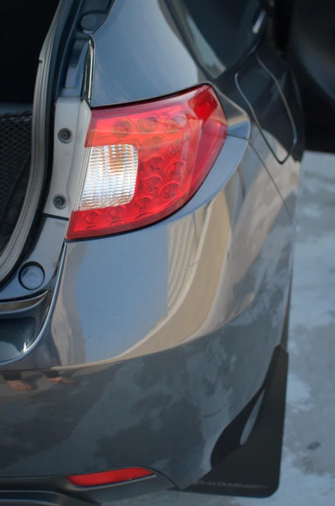 2011 Subaru Impreza WRX STi 3rd Gen - Image 27 of 31