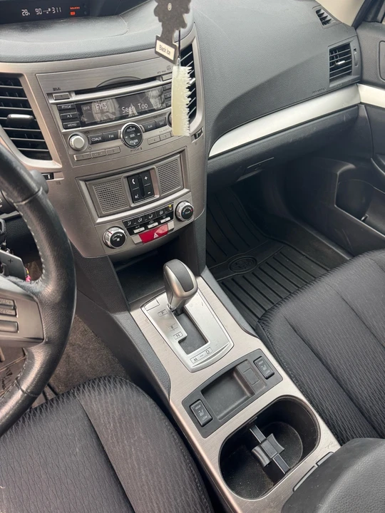 2011 Subaru Legacy 5th Gen - Image 8 of 11