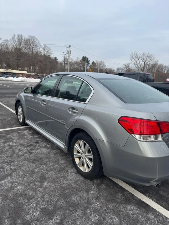 2011 Subaru Legacy 5th Gen - Image 4 of 11