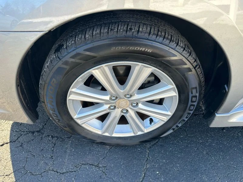 2011 Subaru Legacy 5th Gen - Image 9 of 12