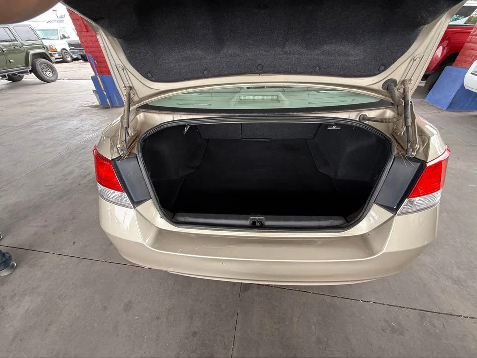 2011 Subaru Legacy 5th Gen - Image 9 of 16