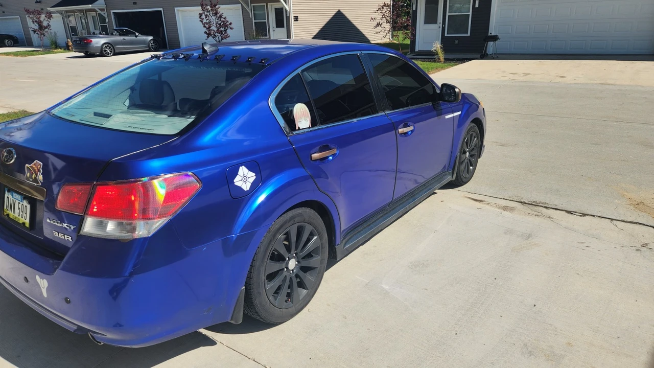 2011 Subaru Legacy 5th Gen - Image 12 of 31