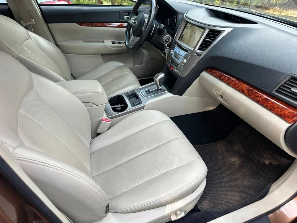 2011 Subaru Outback 4th Gen - Image 11 of 20