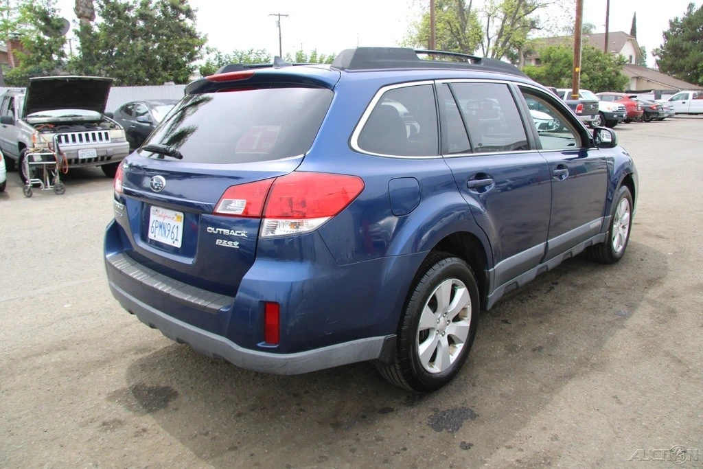 2011 Subaru Outback 4th Gen - Image 9 of 21