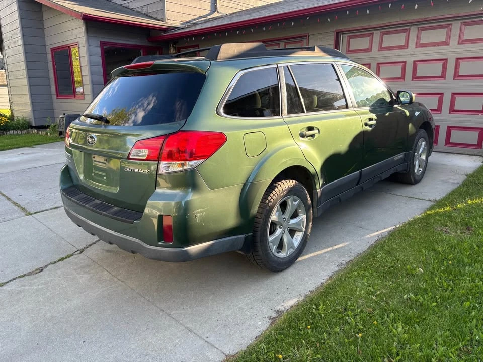 2011 Subaru Outback 4th Gen - Image 5 of 21