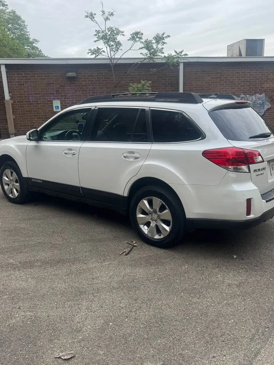 2011 Subaru Outback 4th Gen - Image 5 of 12