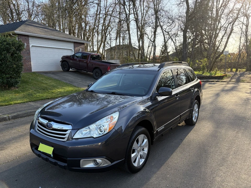 2011 Subaru Outback 4th Gen - Image 5 of 11