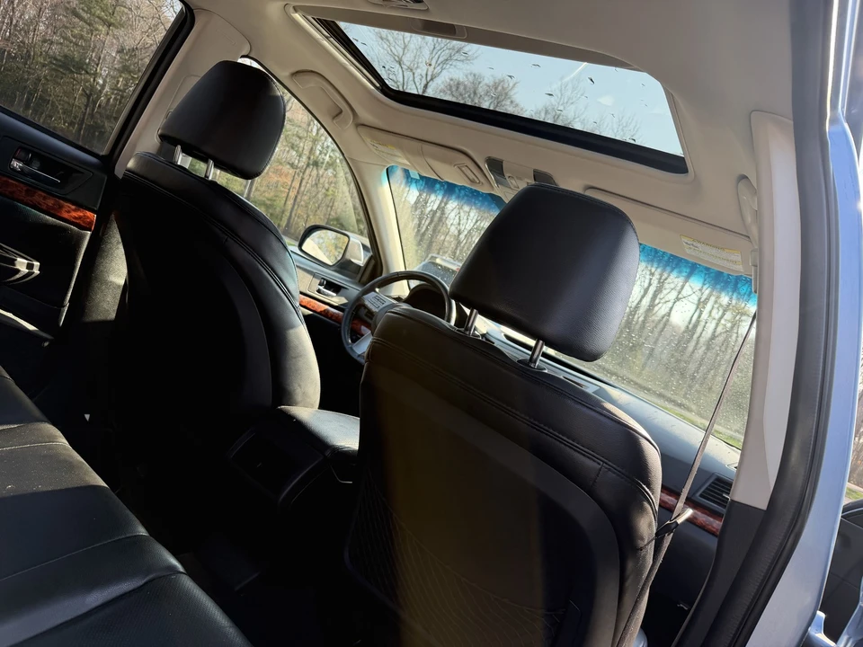 2011 Subaru Outback 4th Gen - Image 5 of 21