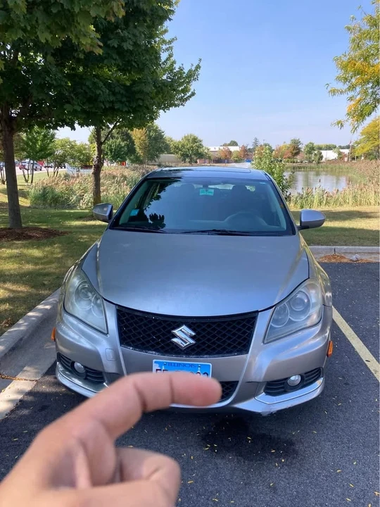 2011 Suzuki - Image 3 of 5