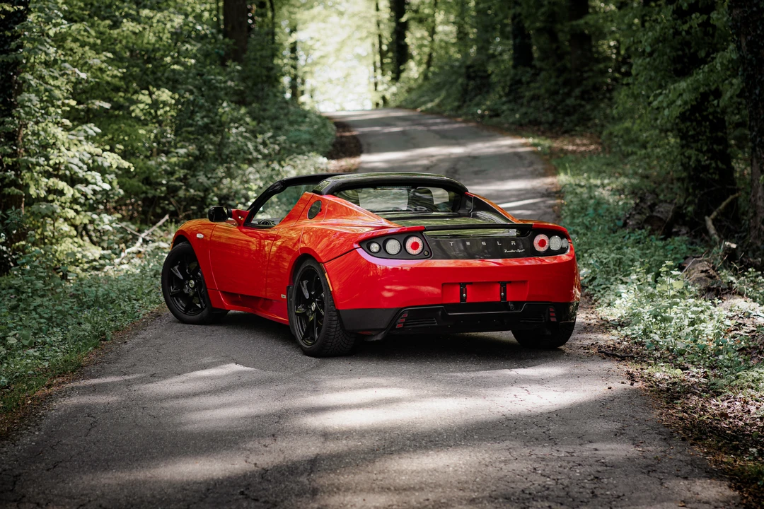 2011 Tesla Roadster - Image 5 of 31