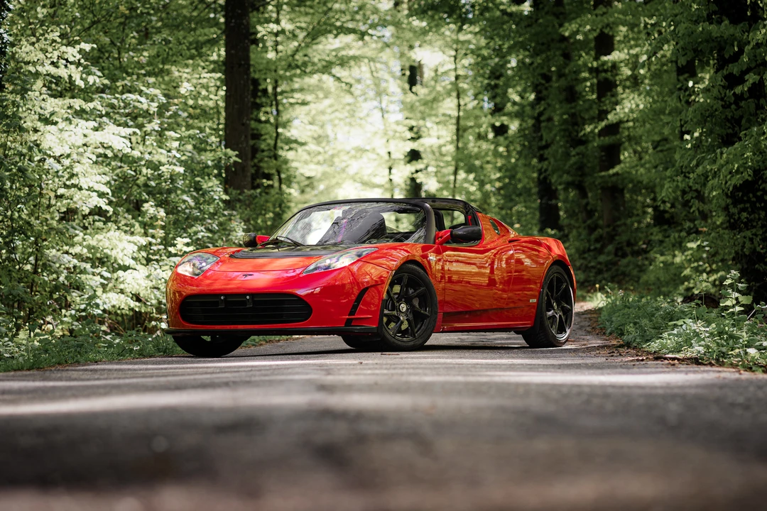 2011 Tesla Roadster - Image 10 of 31