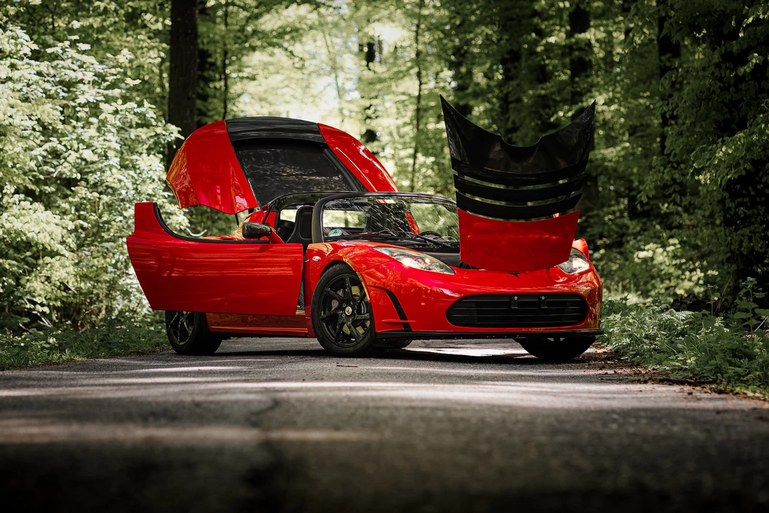 2011 Tesla Roadster - Image 15 of 31