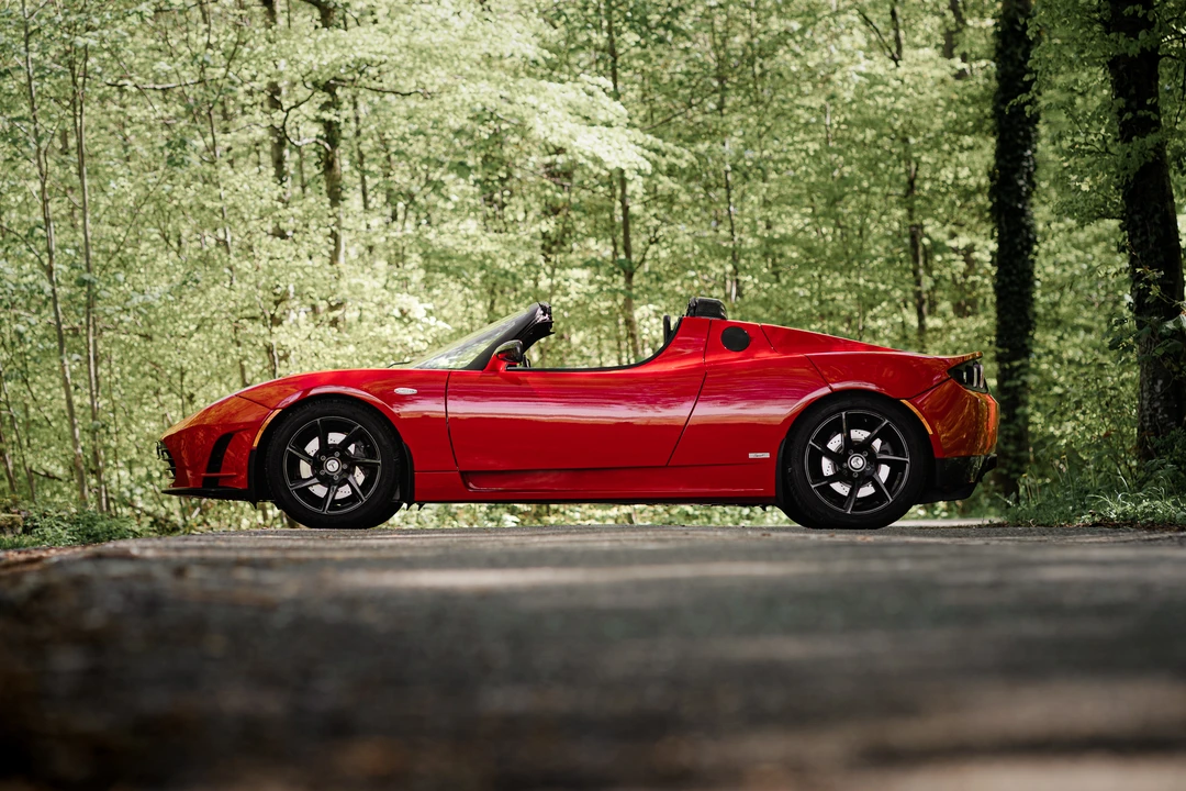 2011 Tesla Roadster - Image 18 of 31