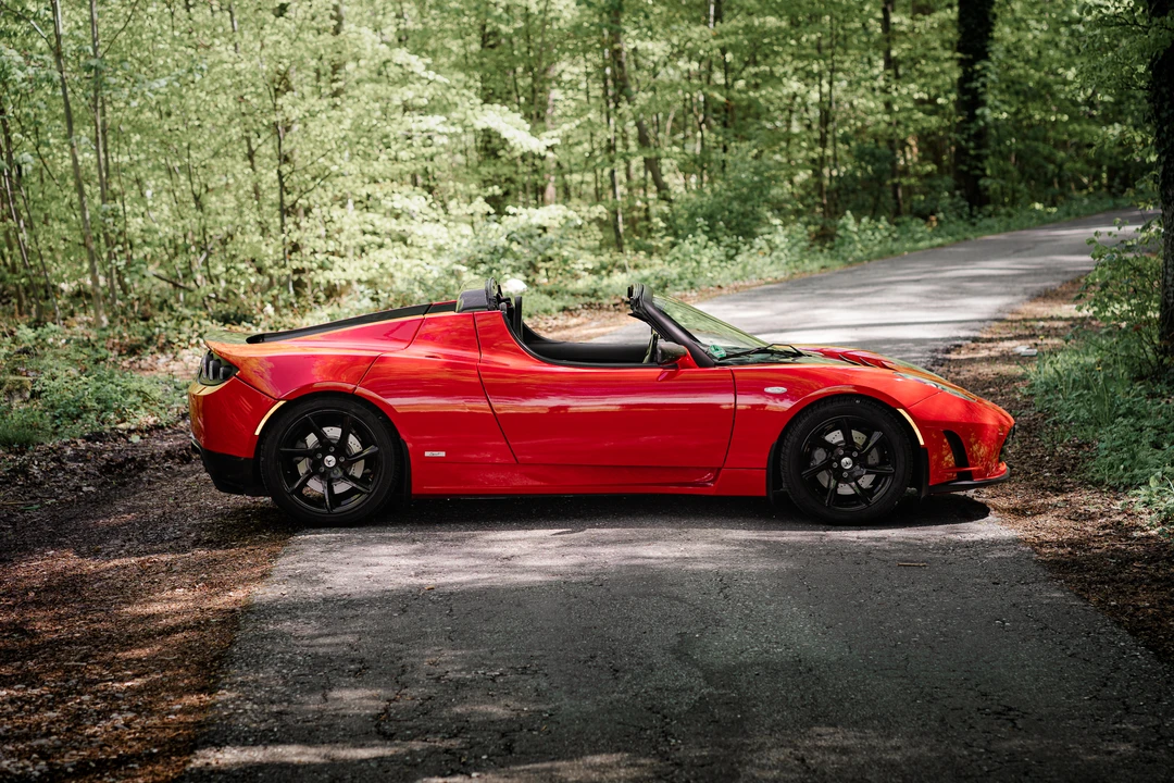 2011 Tesla Roadster - Image 23 of 31