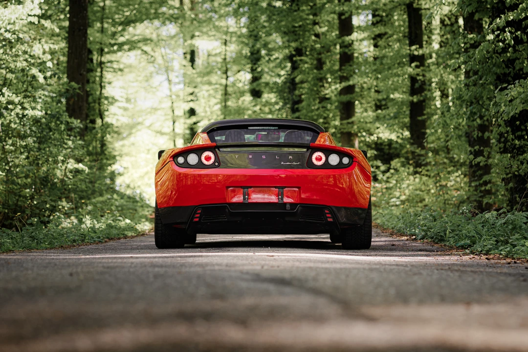 2011 Tesla Roadster - Image 24 of 31