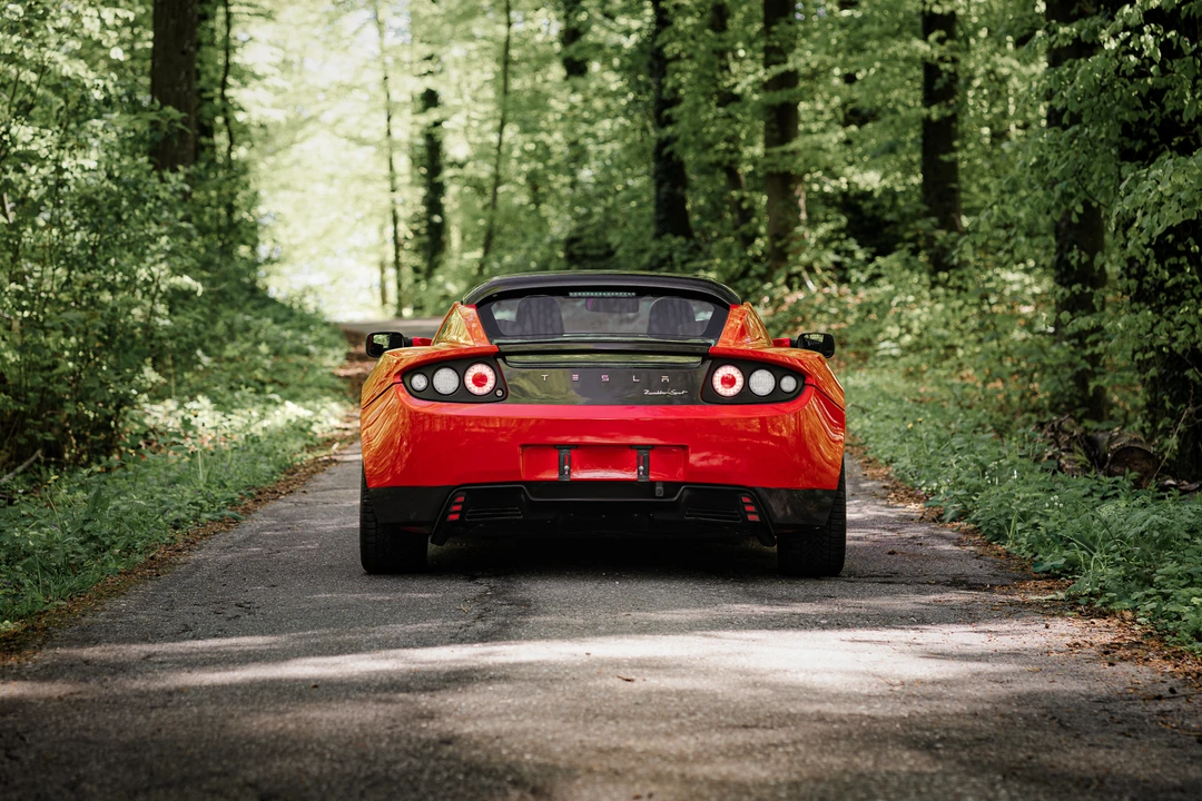 2011 Tesla Roadster - Image 25 of 31
