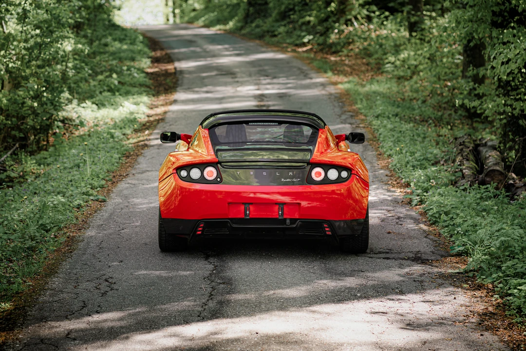 2011 Tesla Roadster - Image 26 of 31