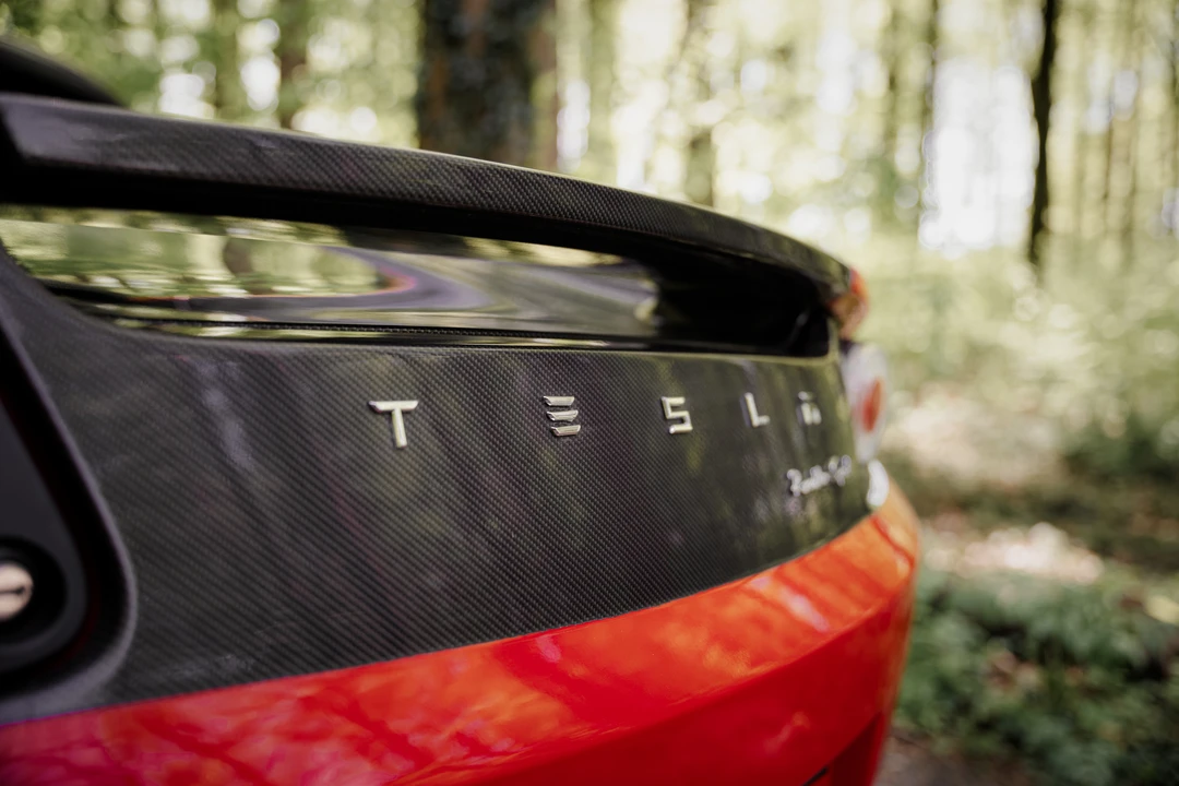 2011 Tesla Roadster - Image 27 of 31