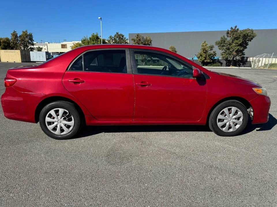 2011 Toyota Corolla 10th Gen - Image 5 of 9
