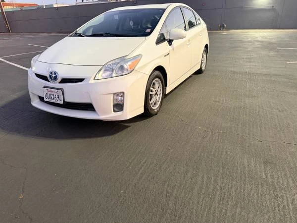 2011 Toyota Prius 3rd Gen - Image 2 of 13
