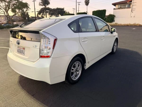 2011 Toyota Prius 3rd Gen - Image 4 of 13