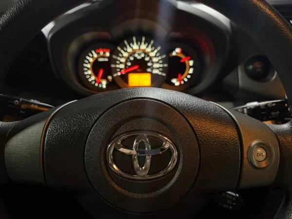 2011 Toyota RAV4 3rd Gen - Image 12 of 20