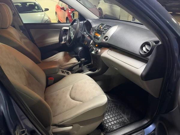 2011 Toyota RAV4 3rd Gen - Image 11 of 20