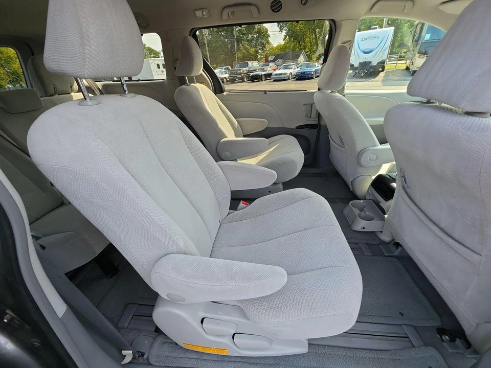 2011 Toyota Sienna 3rd Gen - Image 7 of 21