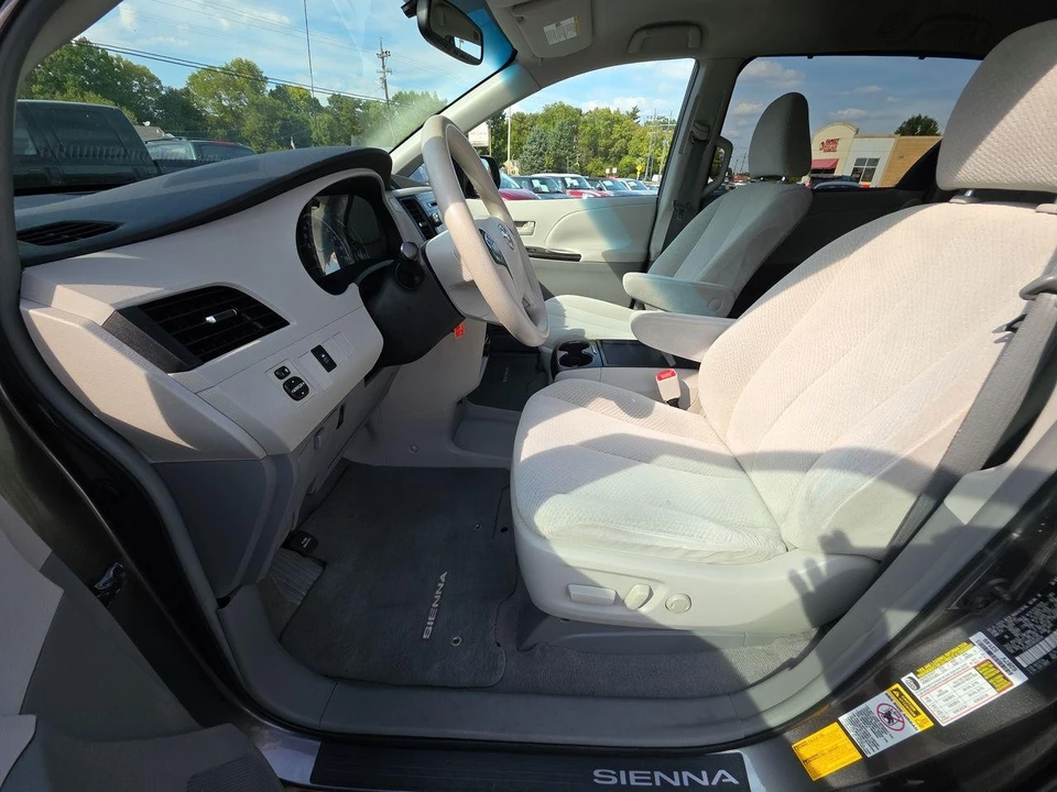 2011 Toyota Sienna 3rd Gen - Image 3 of 21