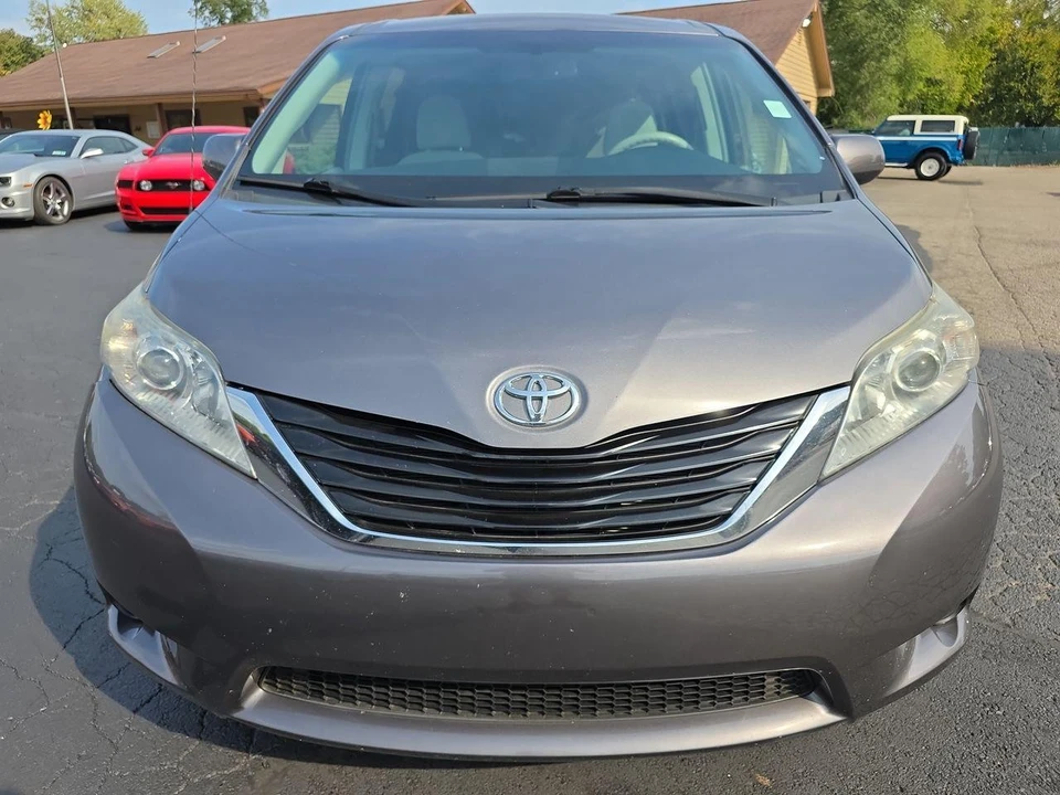 2011 Toyota Sienna 3rd Gen - Image 12 of 21