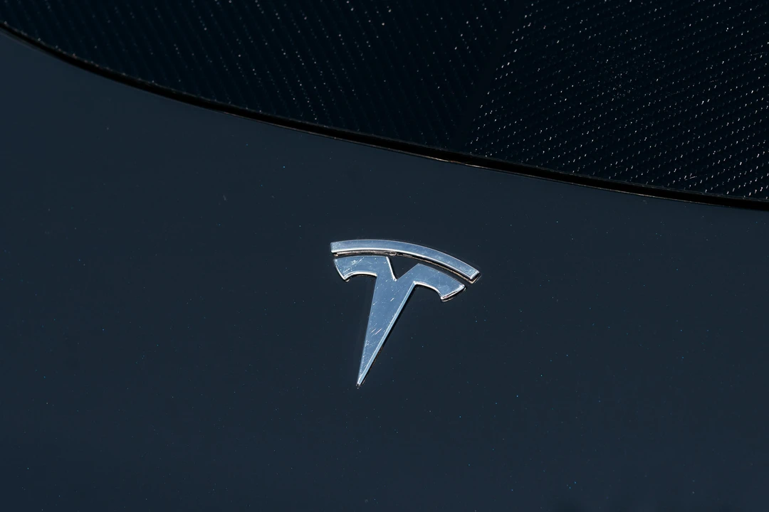 2011 Tesla Roadster - Image 17 of 31