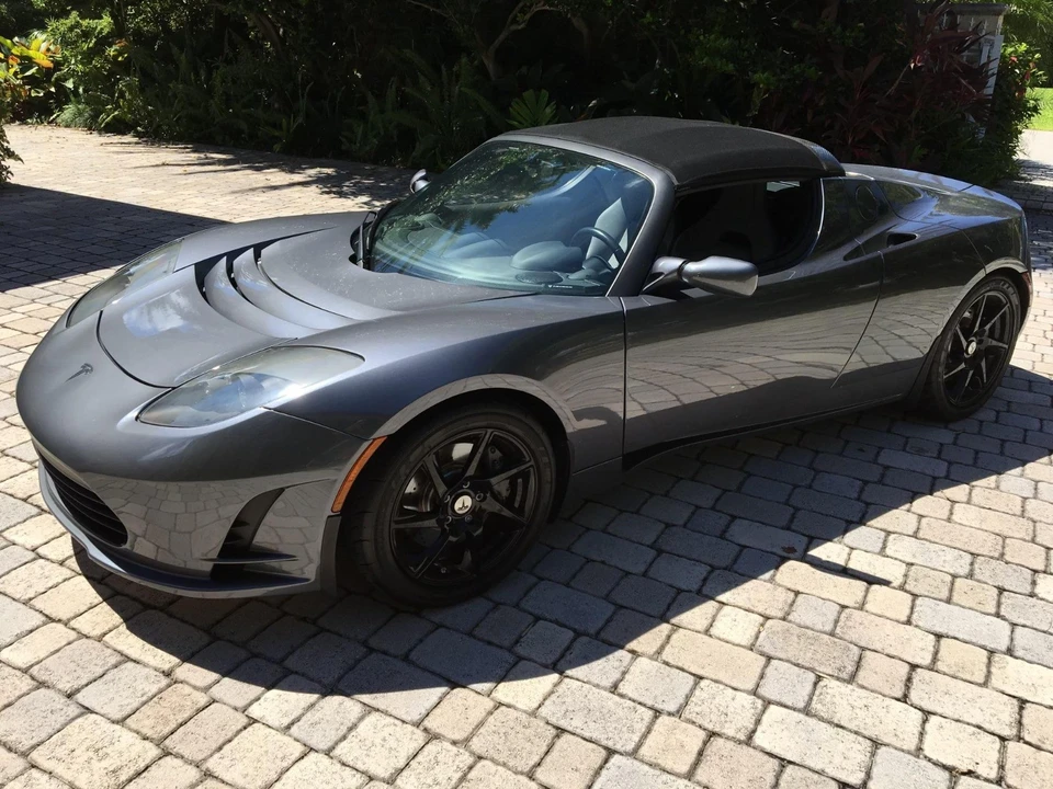2011 Tesla Roadster - Image 18 of 19
