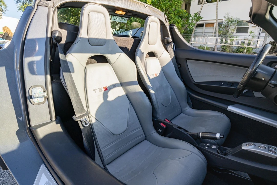 2011 Tesla Roadster - Image 8 of 19