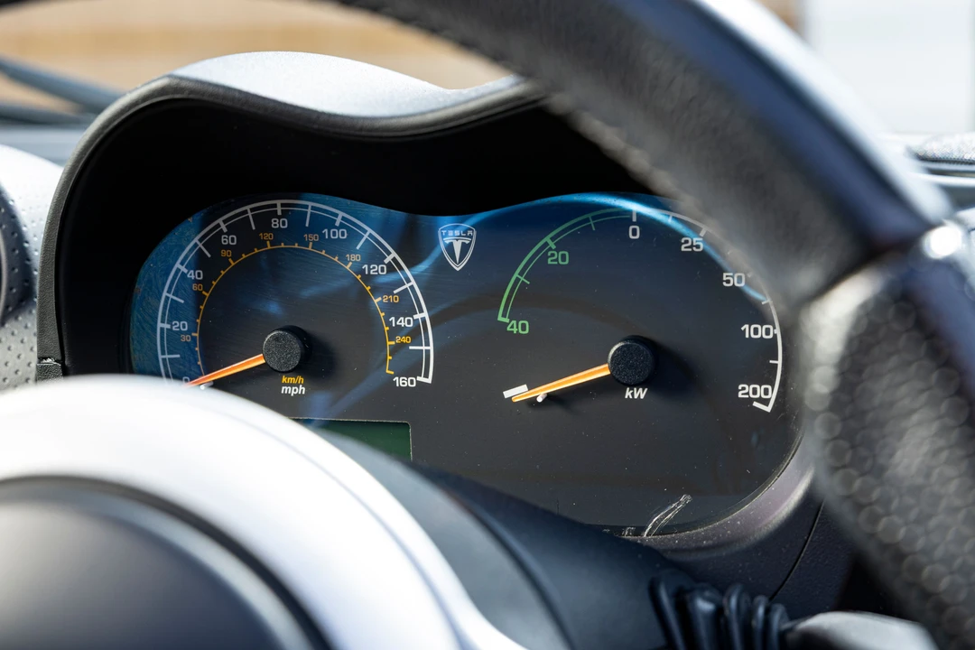 2011 Tesla Roadster - Image 13 of 26
