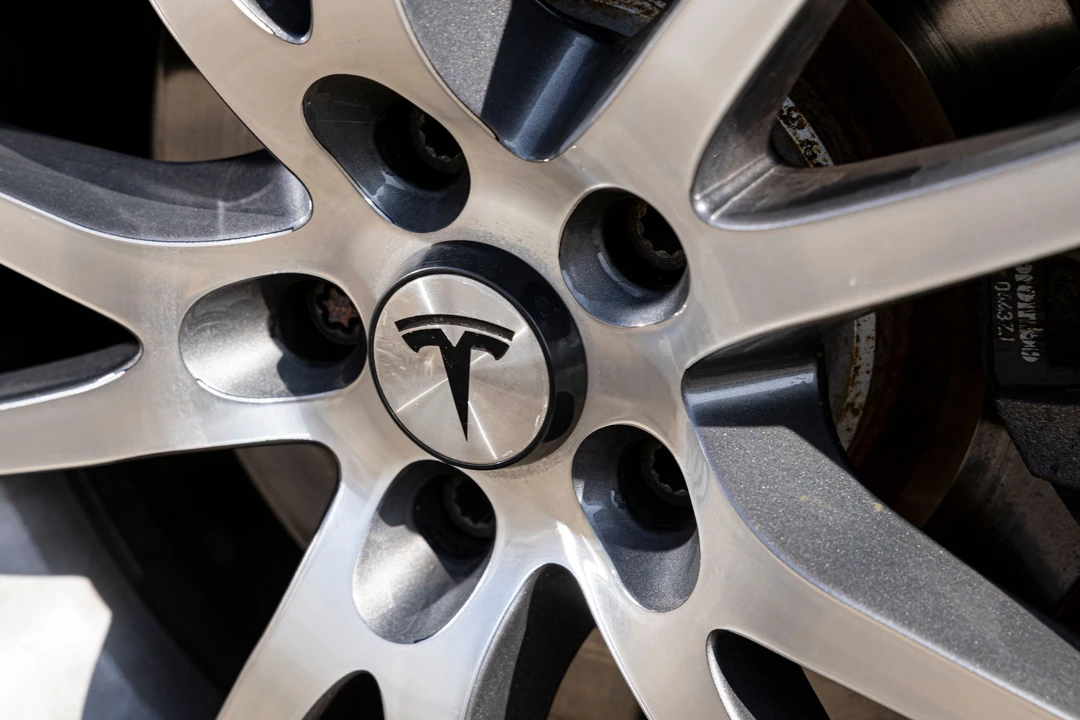 2011 Tesla Roadster - Image 21 of 26