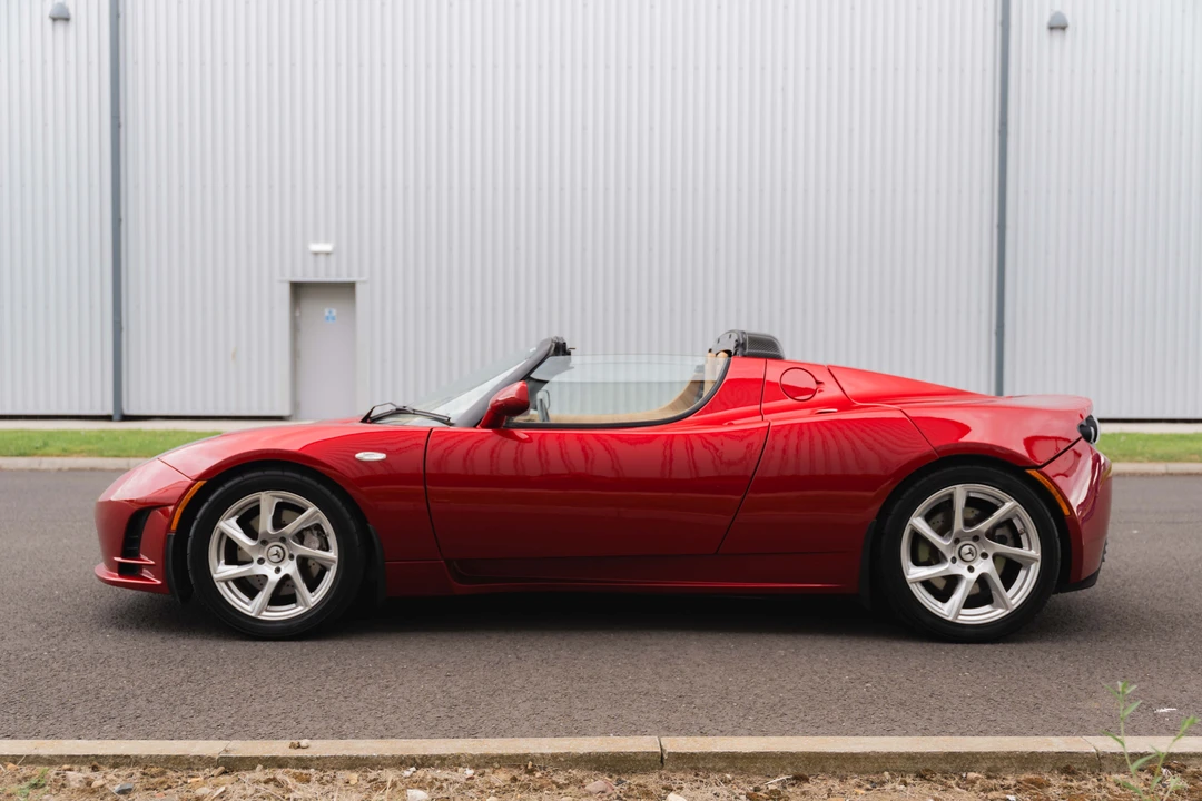 2011 Tesla Roadster - Image 12 of 31