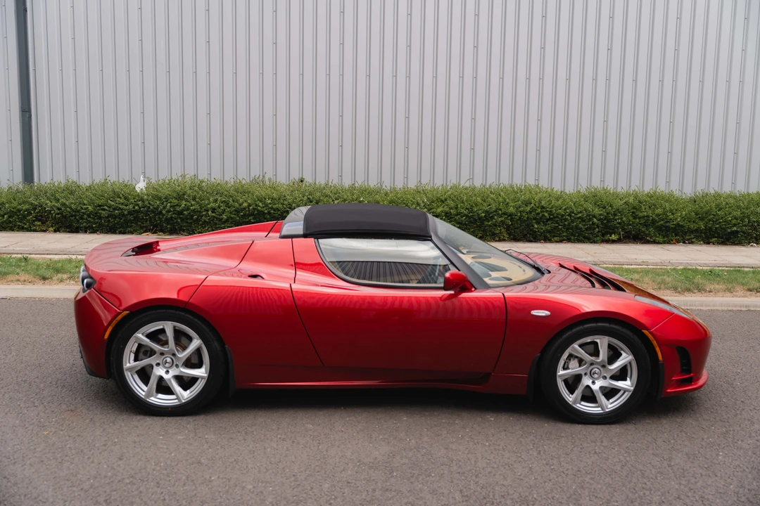 2011 Tesla Roadster - Image 16 of 31