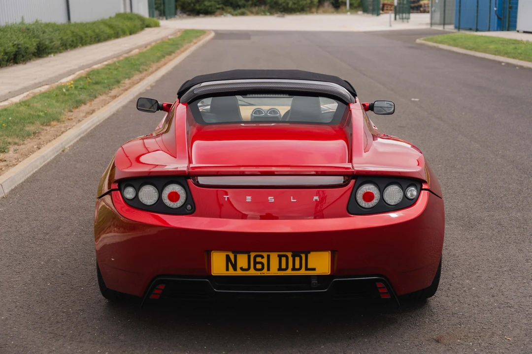 2011 Tesla Roadster - Image 18 of 31