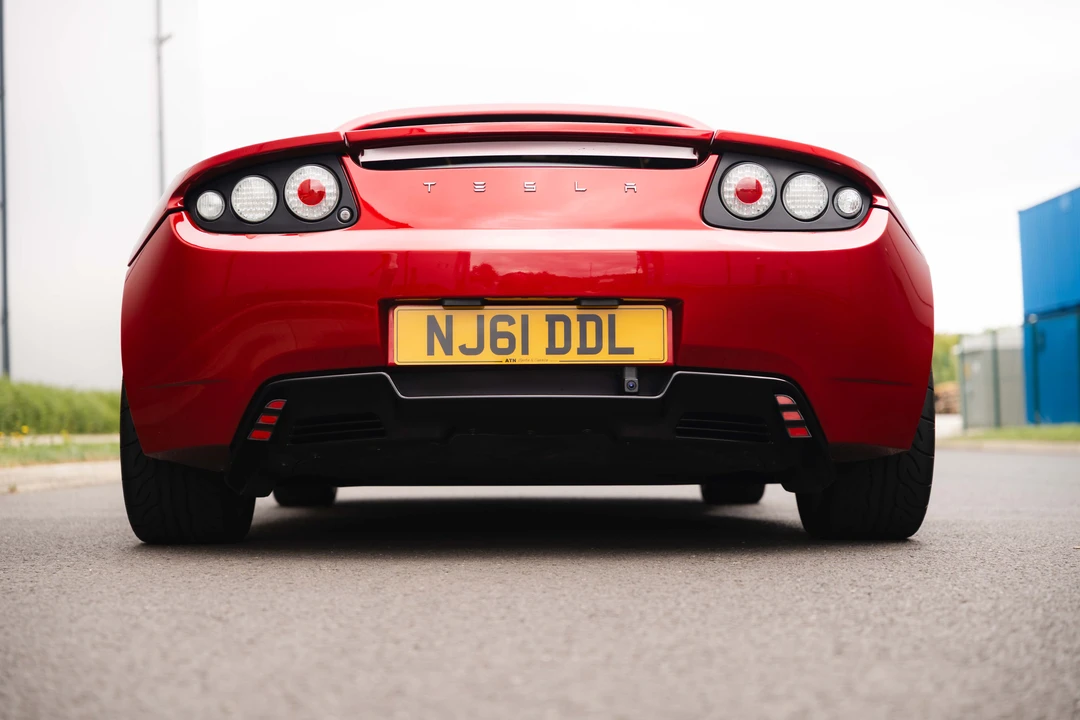 2011 Tesla Roadster - Image 26 of 31