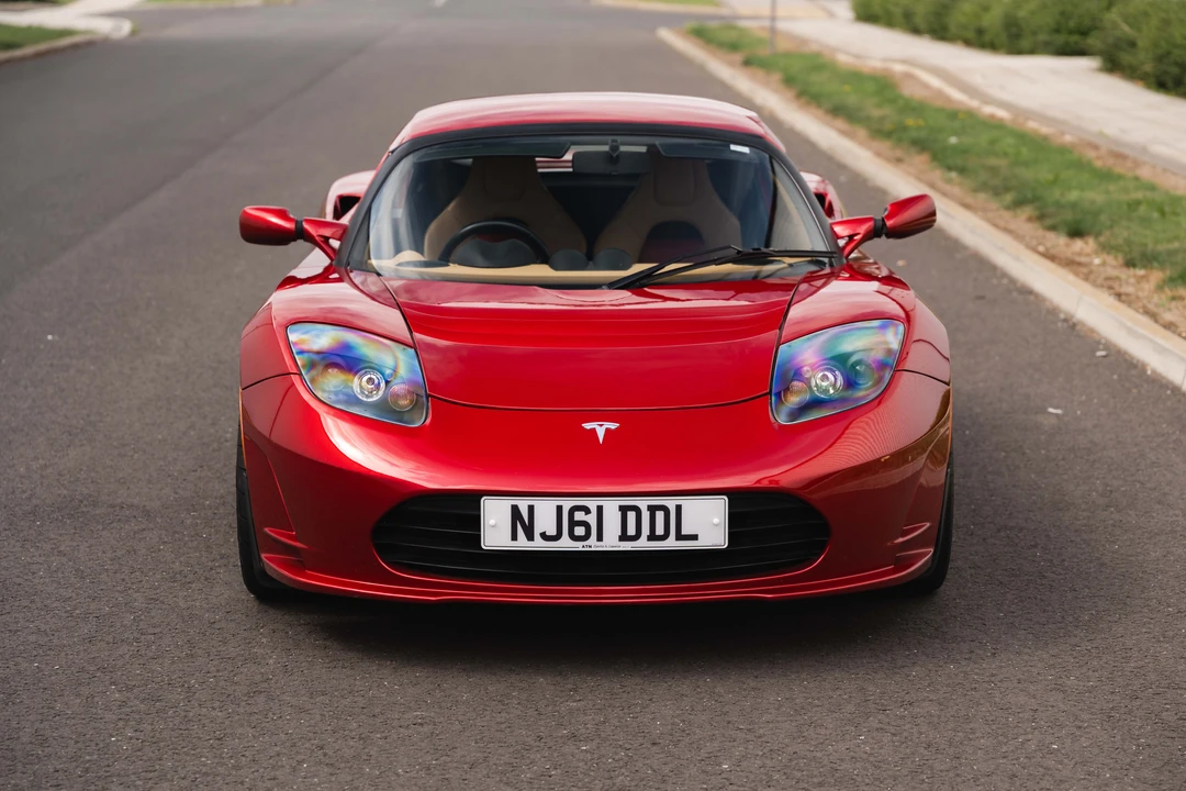 2011 Tesla Roadster - Image 10 of 31