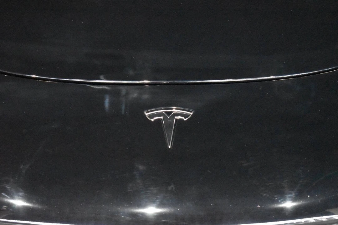 2011 Tesla Roadster - Image 11 of 21
