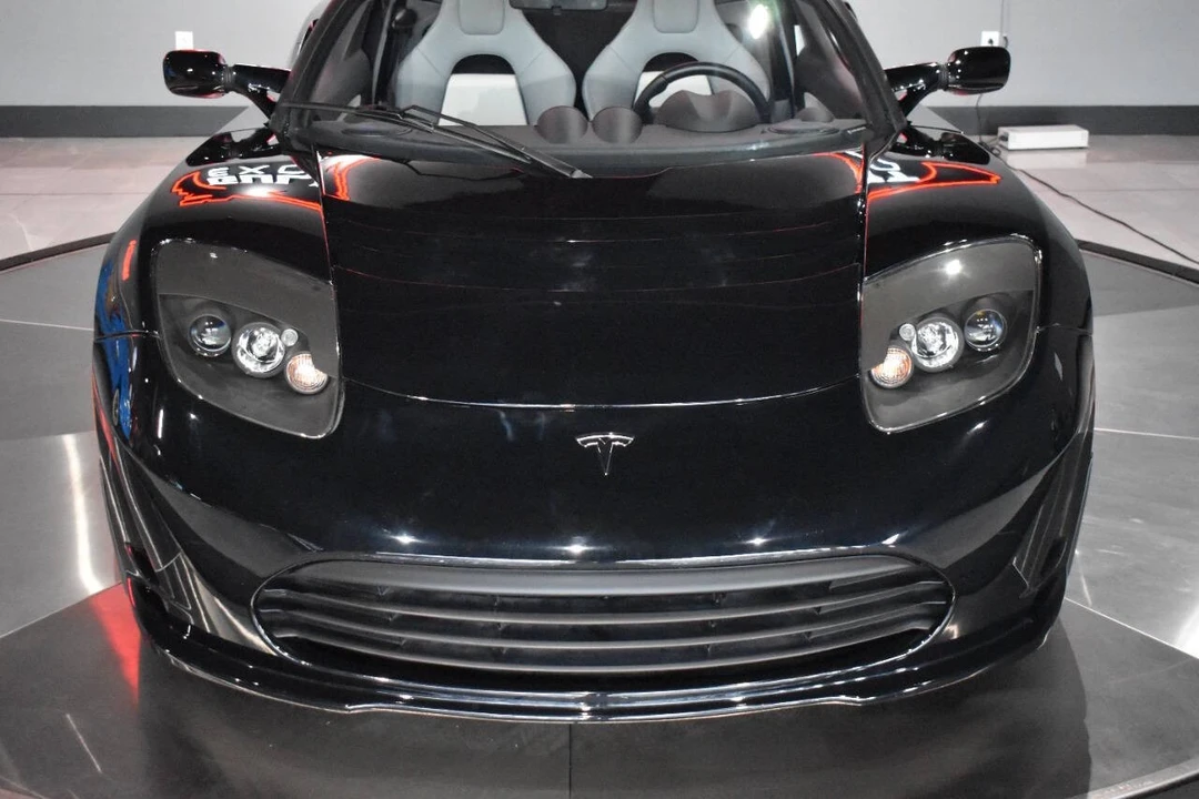 2011 Tesla Roadster - Image 10 of 21