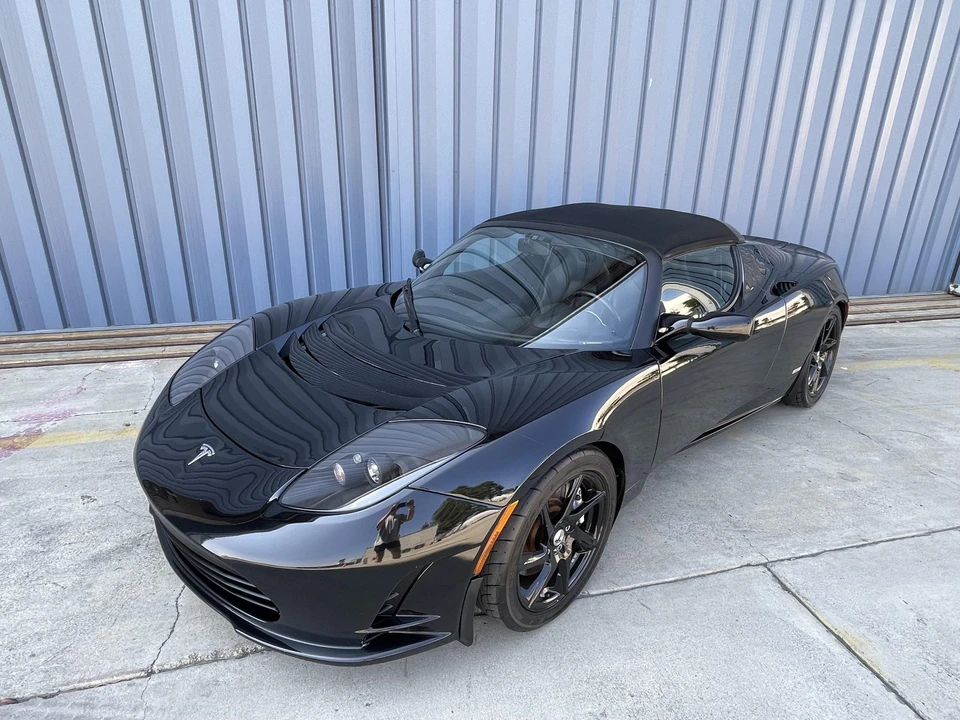 2011 Tesla Roadster - Image 2 of 31